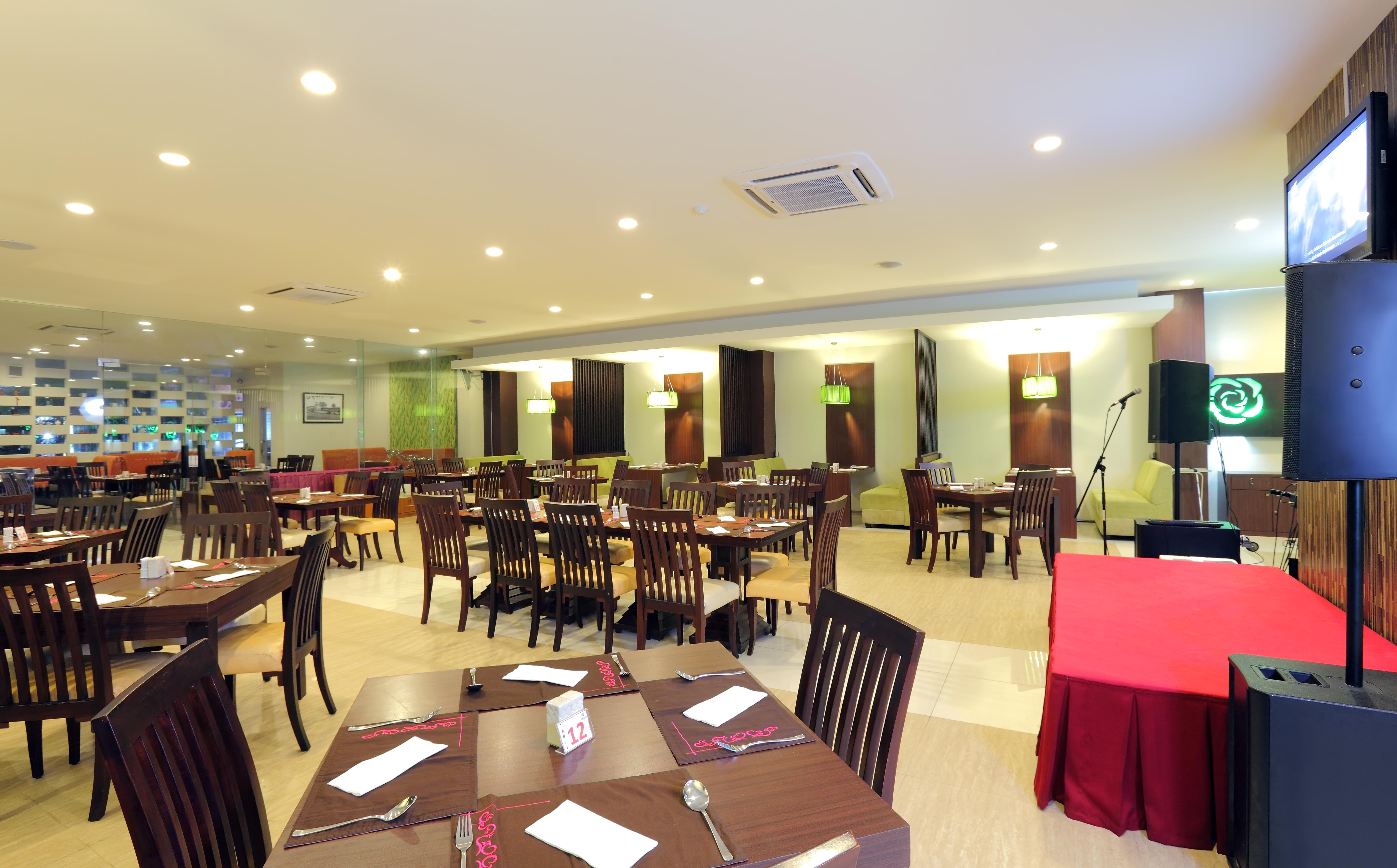 ลอมบอค พลาซ่า โฮเต็ล Hotel มาตารัม ภายนอก รูปภาพ