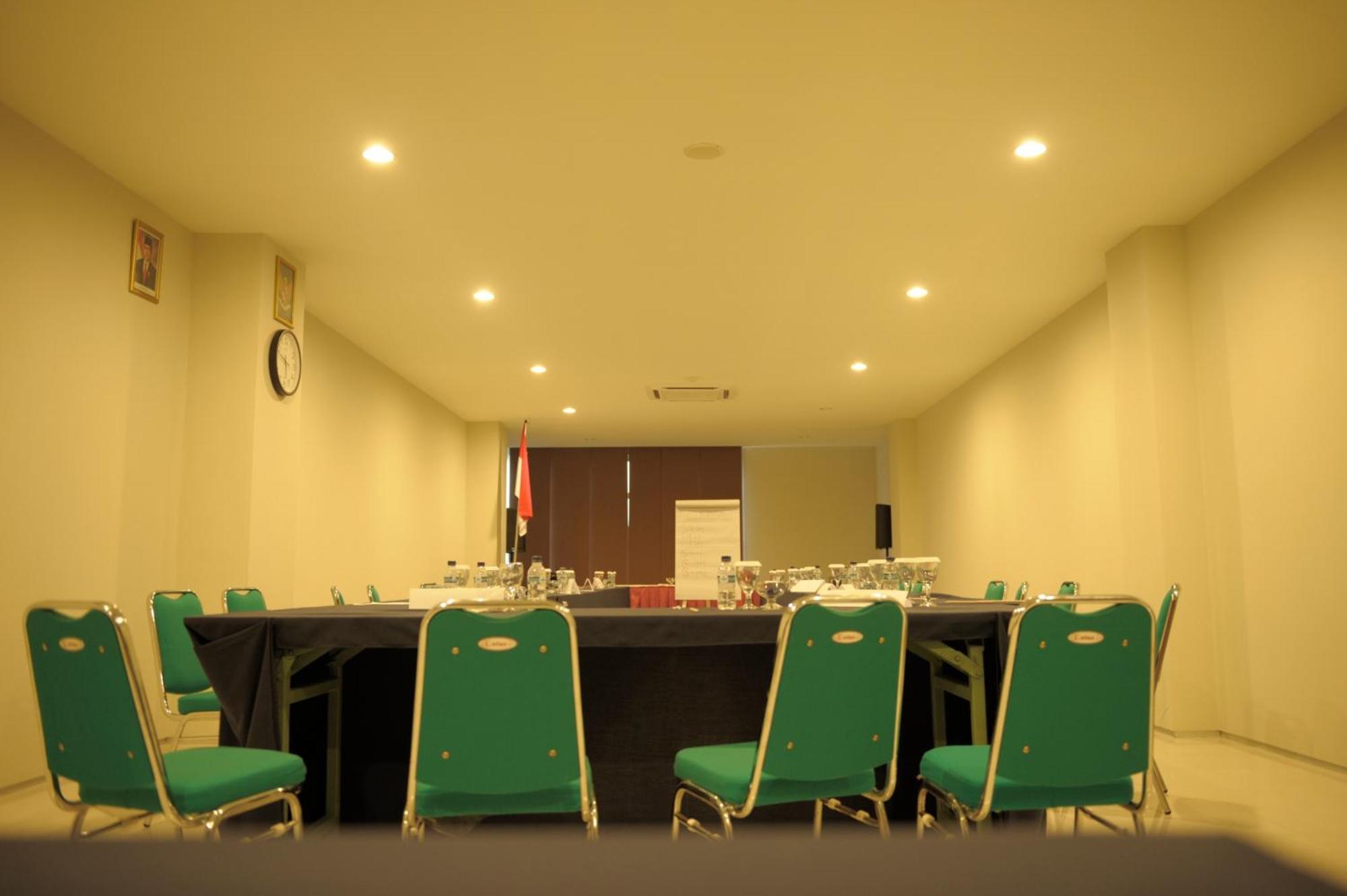 ลอมบอค พลาซ่า โฮเต็ล Hotel มาตารัม ภายนอก รูปภาพ